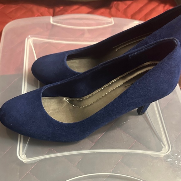 Payless Shoes - Payless Classic Blue Heels